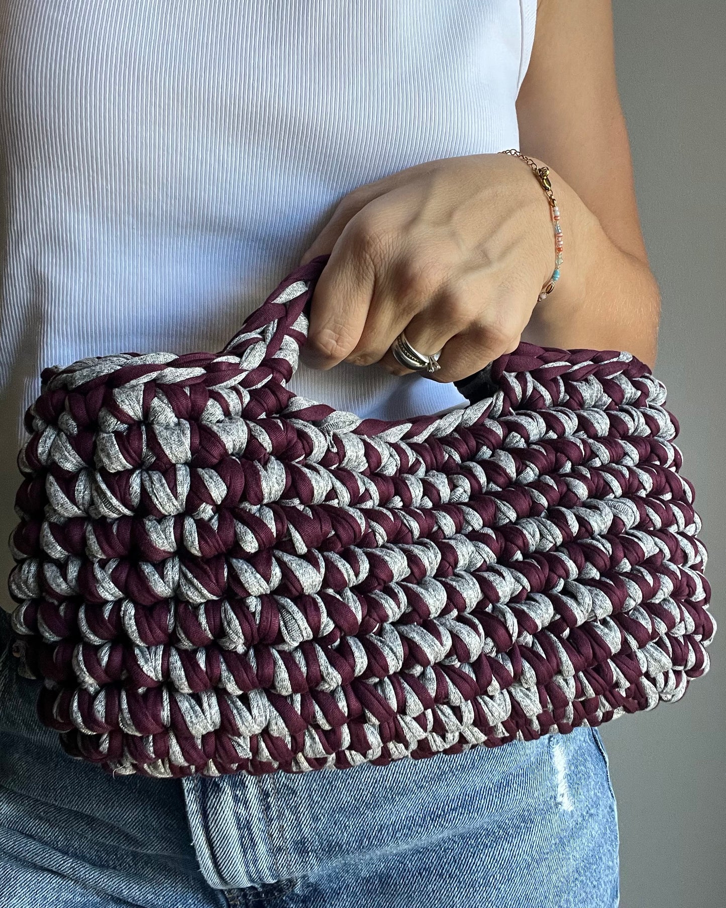 BASKET BAG STONE GREY & BURGUNDY