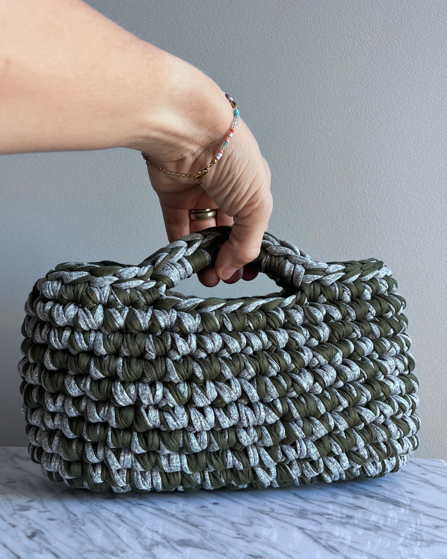 BASKET BAG STONE GREY & ARMY GREE