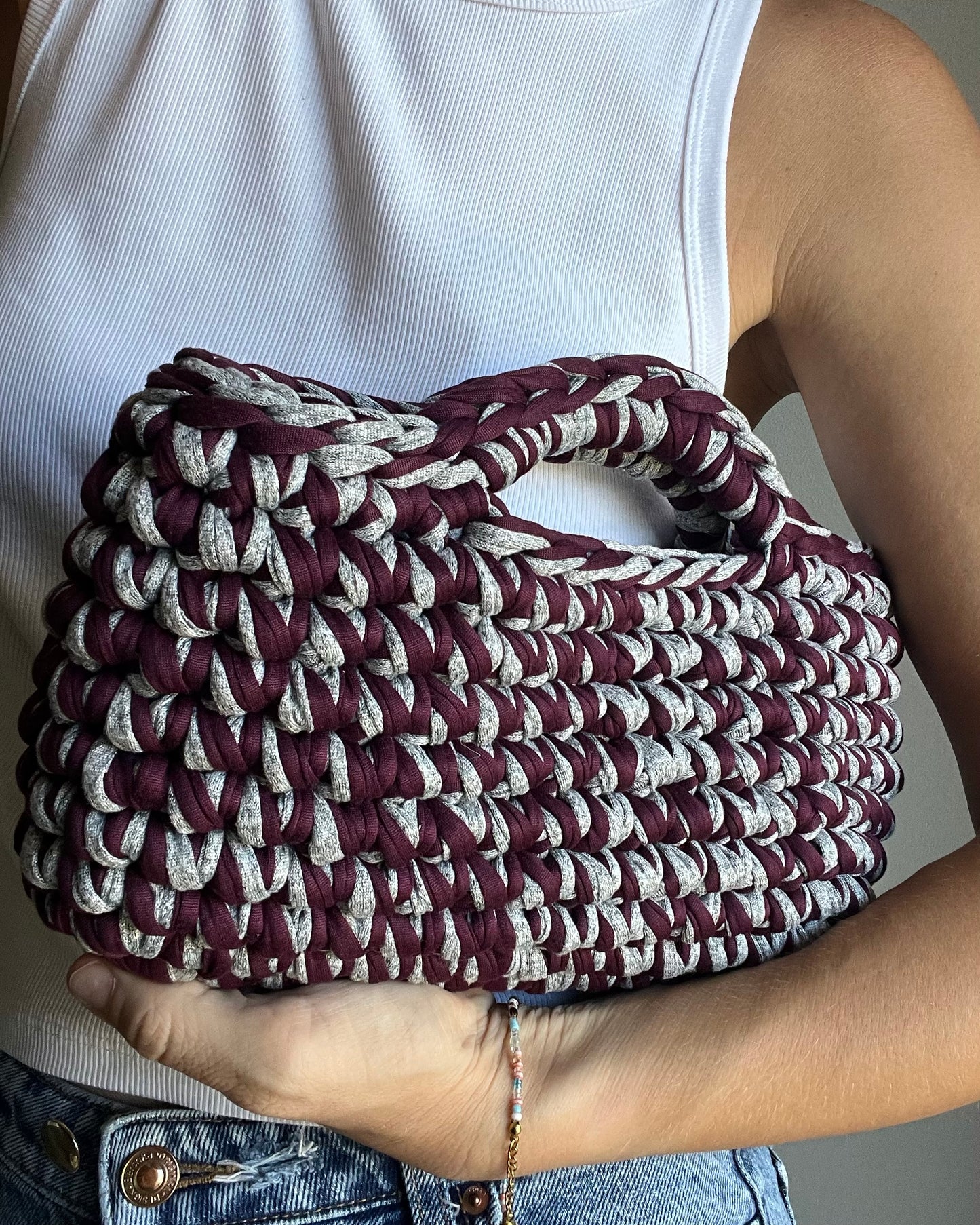 BASKET BAG STONE GREY & BURGUNDY